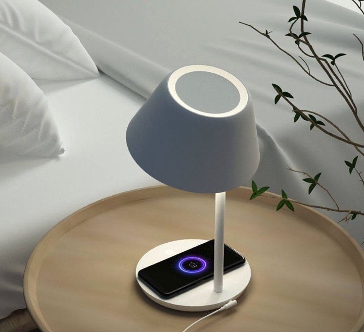 Xiaomi Yeelight Star Table Lamp Pro mit QI Charger